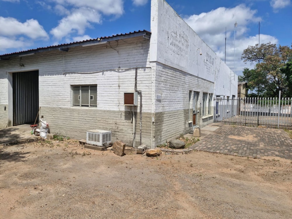 Commercial industrial property to rent in Phalaborwa - 1PW1732079