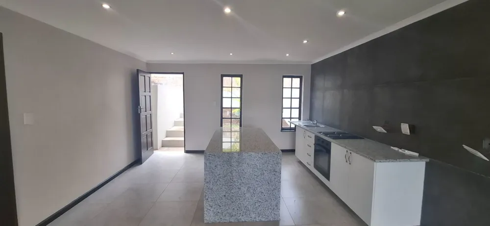 Apartment let in Bothas Hill - 1KF1732043