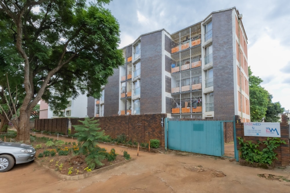 Bachelor apartment for sale in Upper Avenues, Zimbabwe - 3ZB1732061 Bachelor apartment for sale in Upper Avenues, Zimbabwe - 3ZB1732061