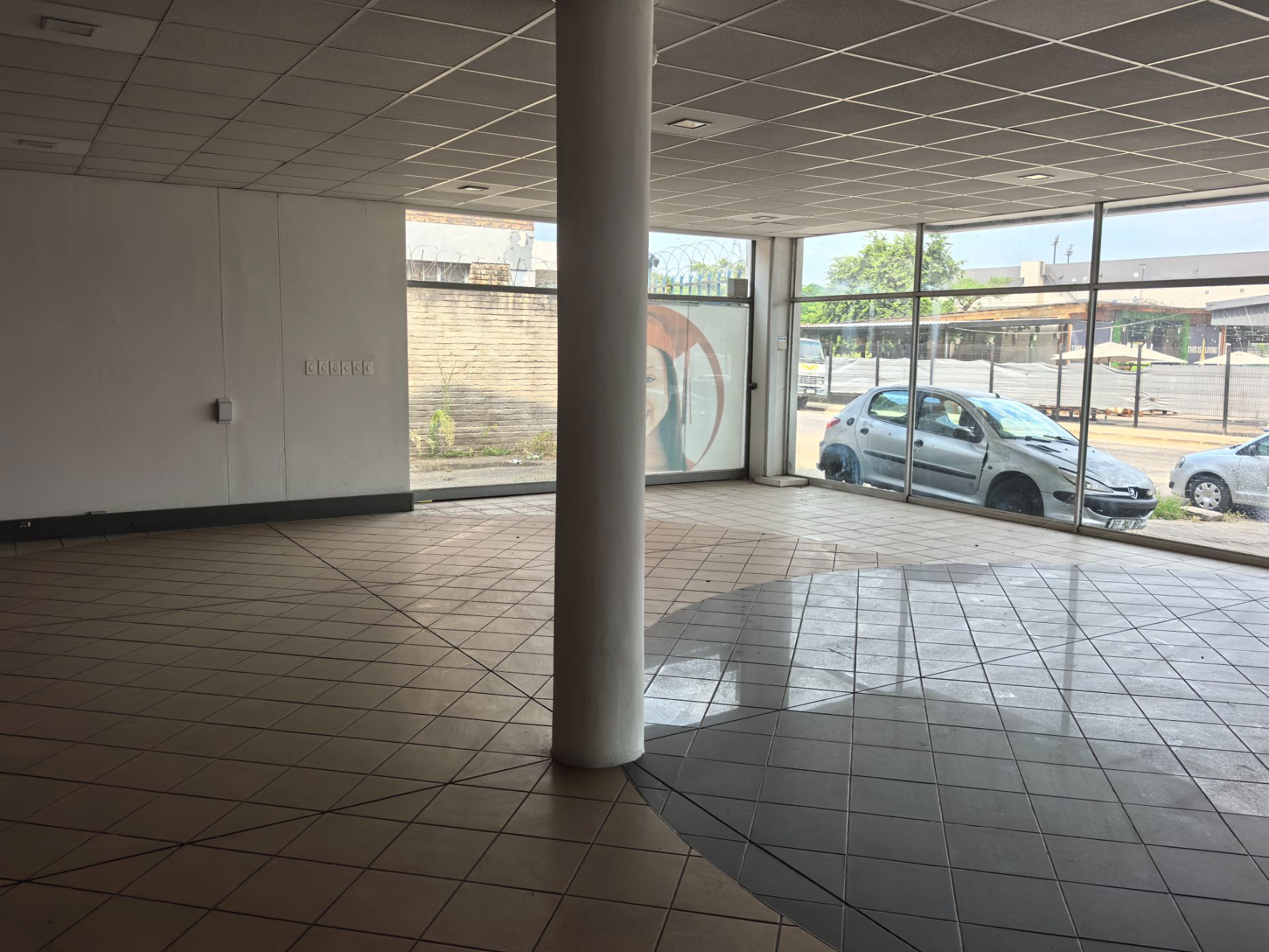 Commercial Building for sale in Mbombela Central (Nelspruit Central) - 1NS1732085