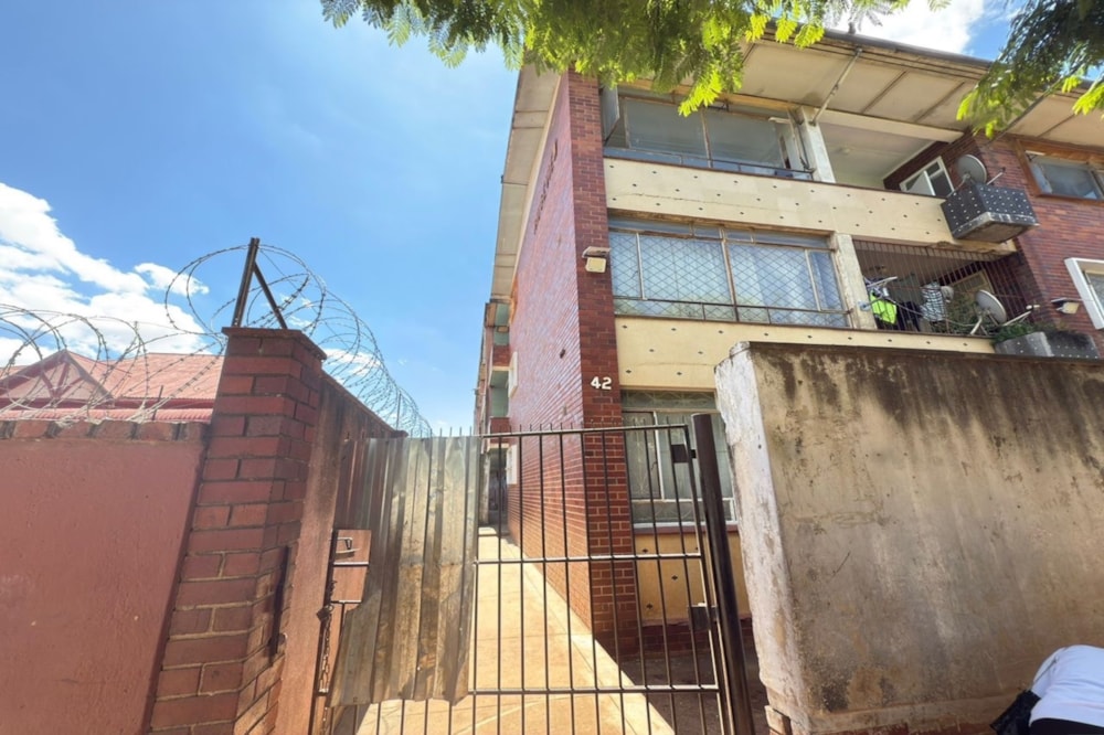 Apartment for sale in Bulawayo, Zimbabwe - 3ZB1732082