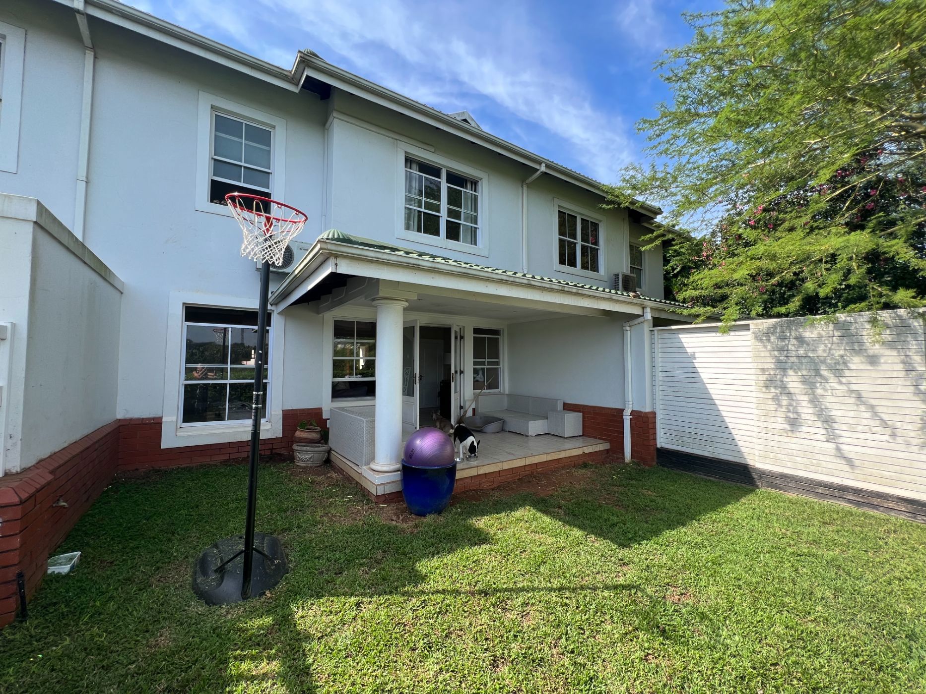 Townhouse to rent in Mount Edgecombe Country Estate - 1MT1732113
