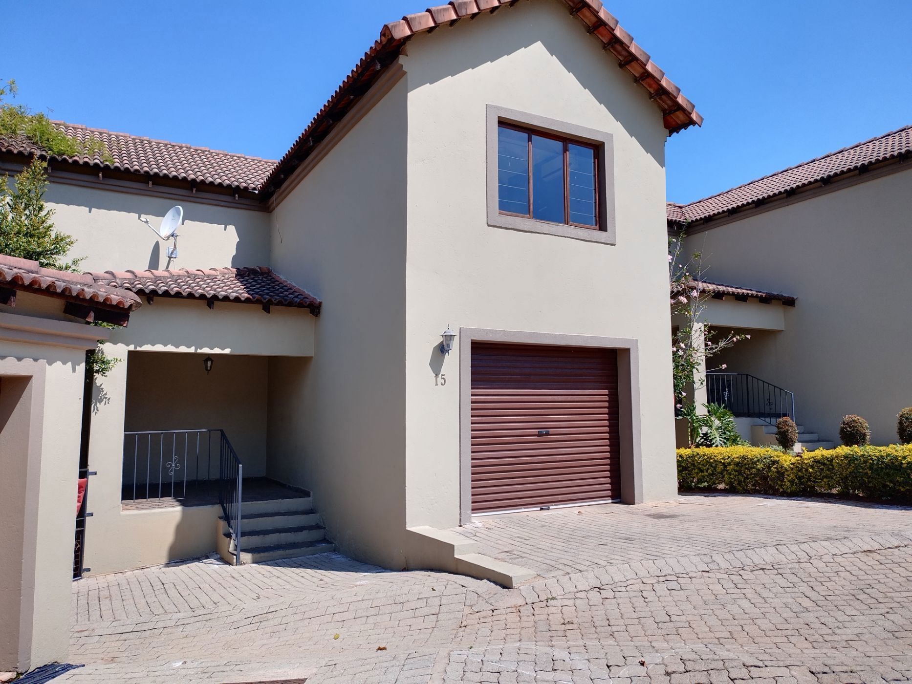 Townhouse to rent in Kingsview - 1WR1732143