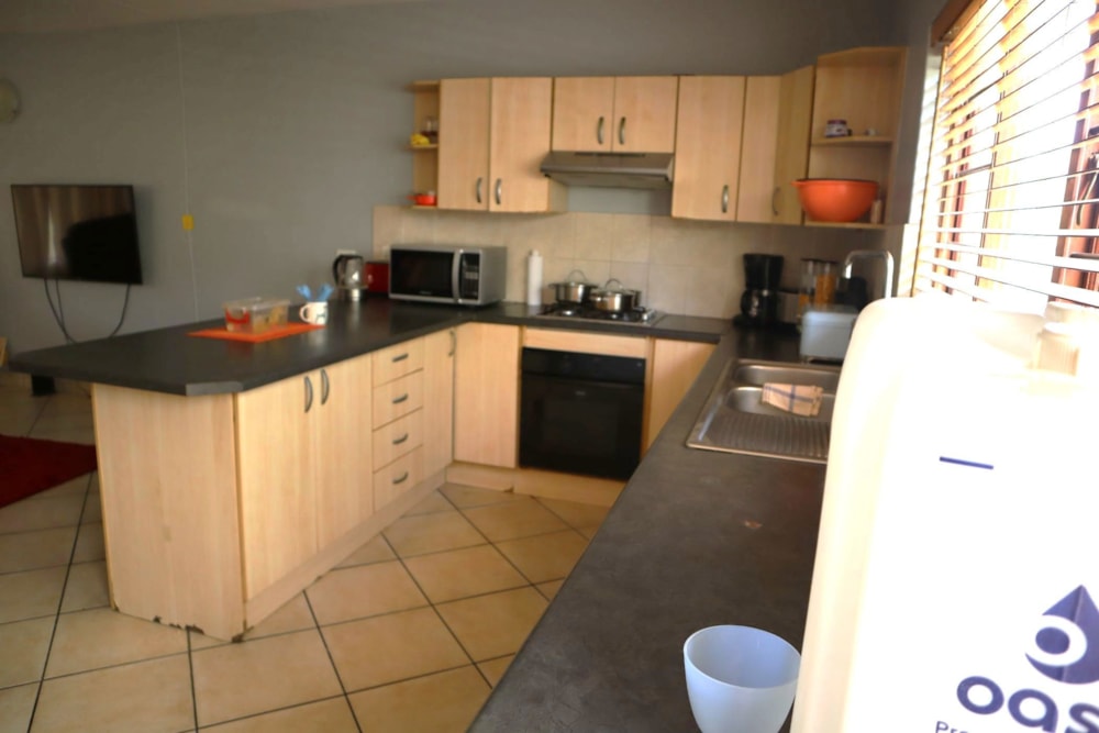 Townhouse to rent in Kingsview - 1WR1732143 Townhouse to rent in Kingsview - 1WR1732143