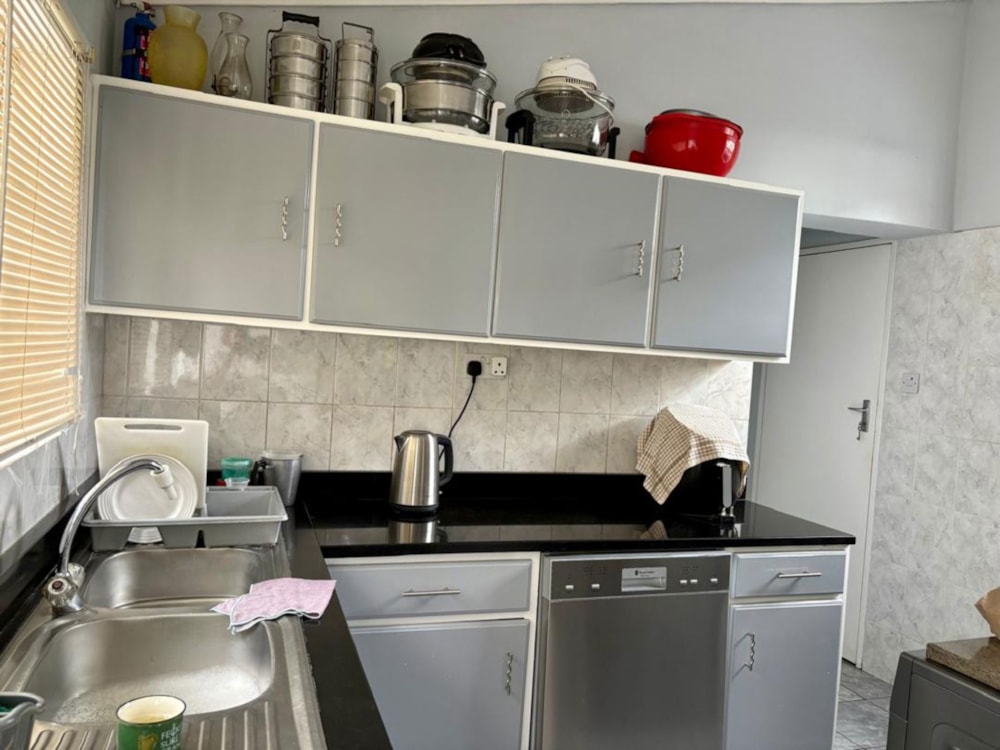 House sold in Chisipite, Zimbabwe - 3ZB1732160