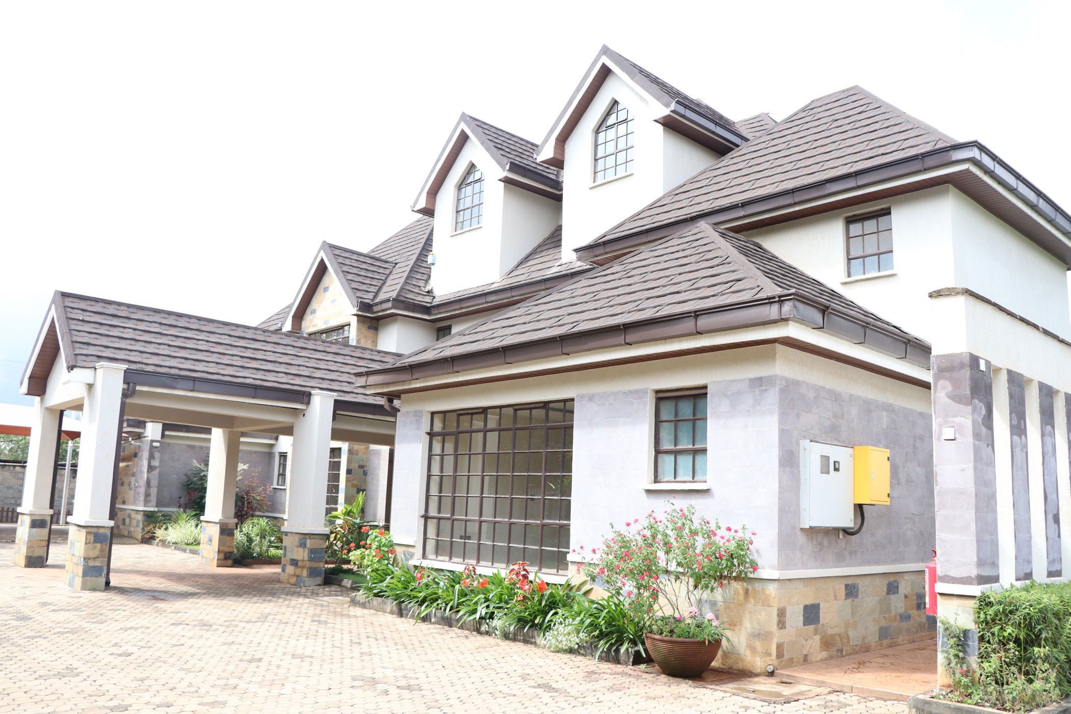 Double-storey house to rent in Runda , Kenya - 3KE1732196