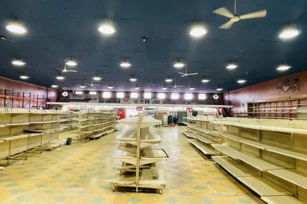 Commercial industrial property for sale in Bulawayo, Zimbabwe - 3ZB1732366 Commercial industrial property for sale in Bulawayo, Zimbabwe - 3ZB1732366