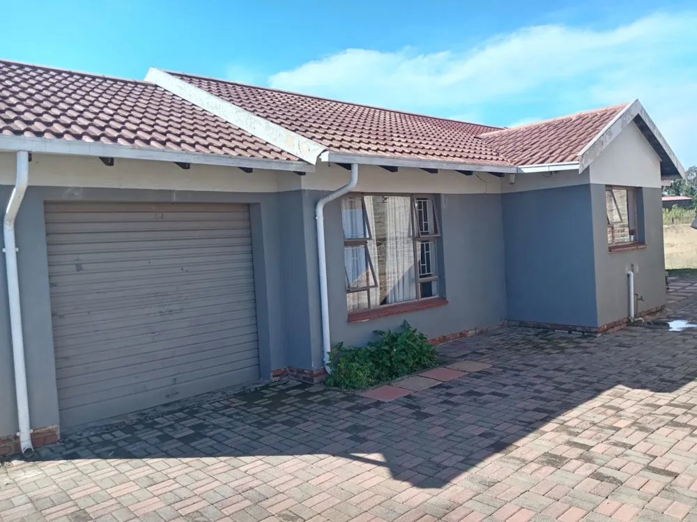 House for sale in Sebokeng Zone 10 - 1VT1732387 House for sale in Sebokeng Zone 10 - 1VT1732387