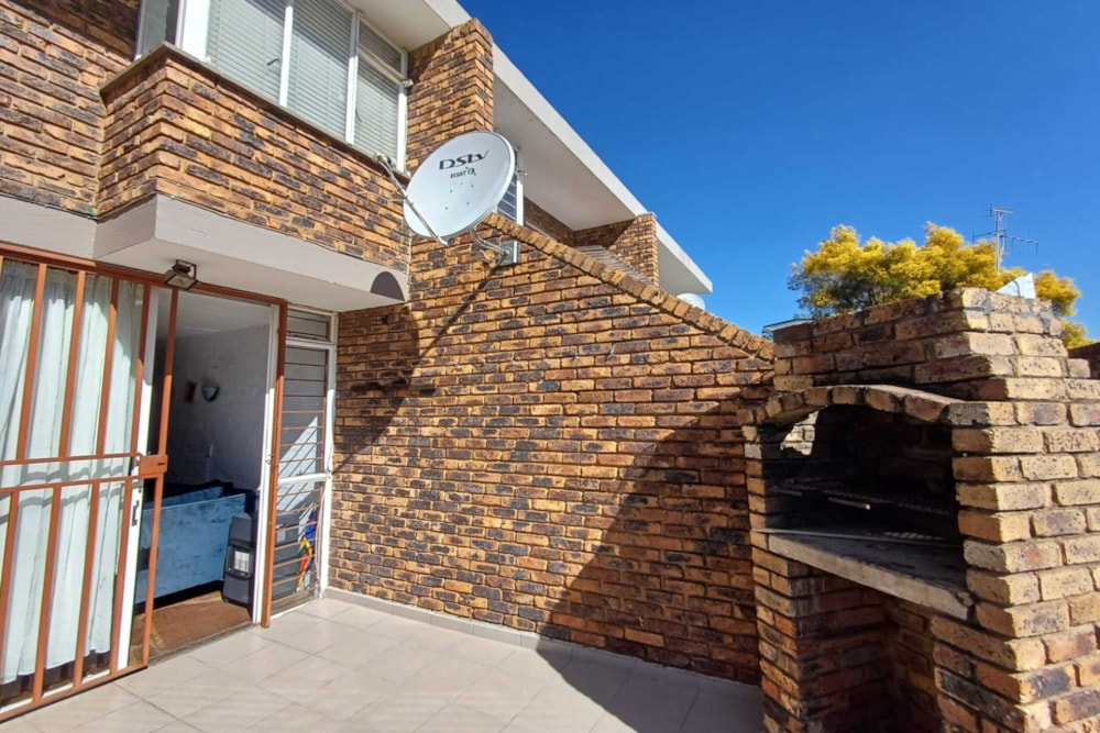 Townhouse to rent in Lyttelton Manor - CNL1732414