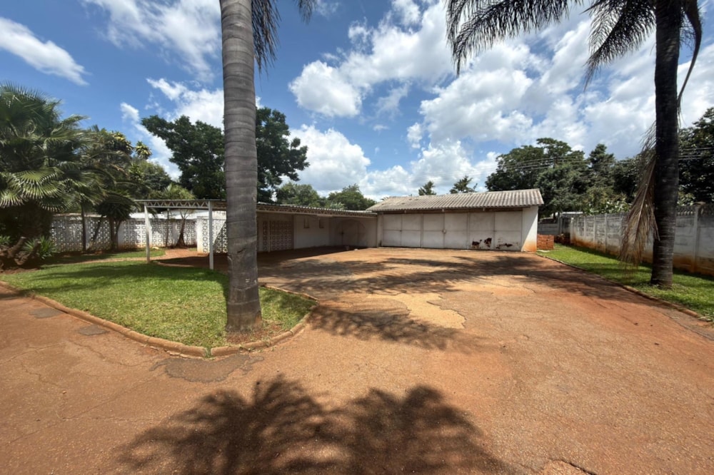 House for sale in Kumalo, Bulawayo, Zimbabwe - 3ZB1732418