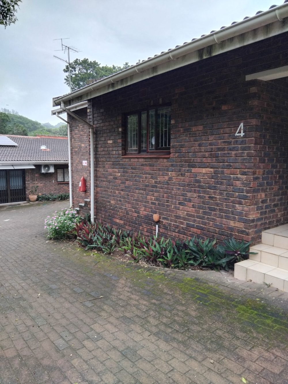 Security complex home for sale in Pennington - 1SI1732512