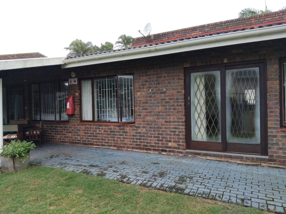 Security complex home for sale in Pennington - 1SI1732512