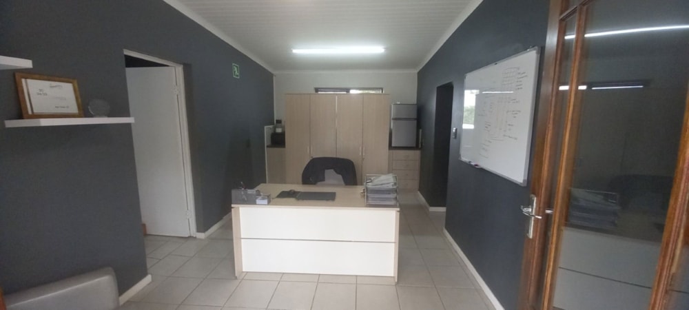 Commercial Building to rent in Bergzicht - 1MS1732702