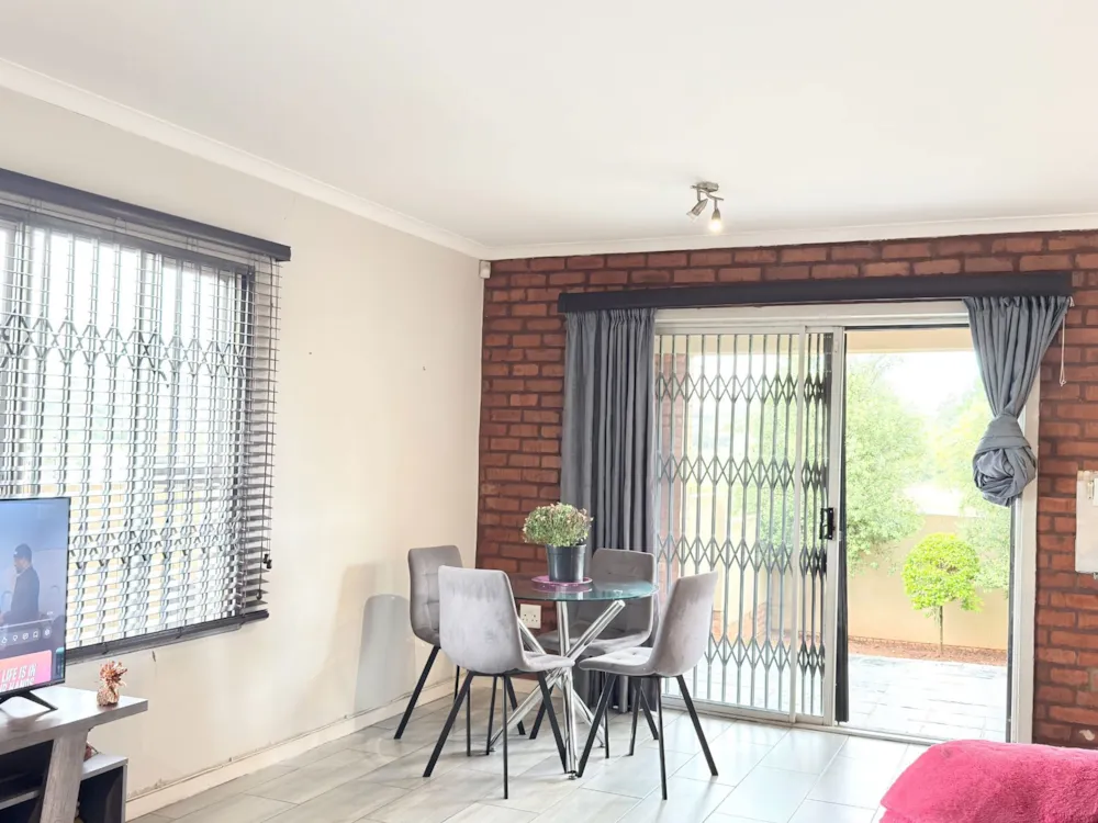 Townhouse let in Dainfern Area - FYL1732736 Townhouse let in Dainfern Area - FYL1732736