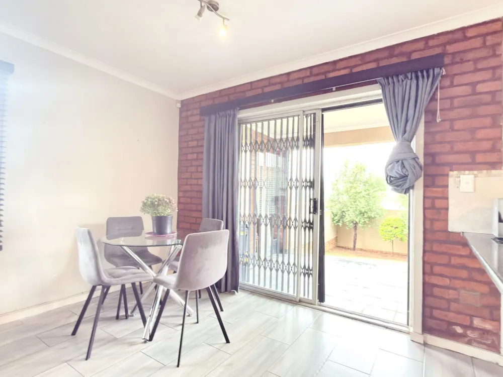 Townhouse let in Dainfern Area - FYL1732736 Townhouse let in Dainfern Area - FYL1732736