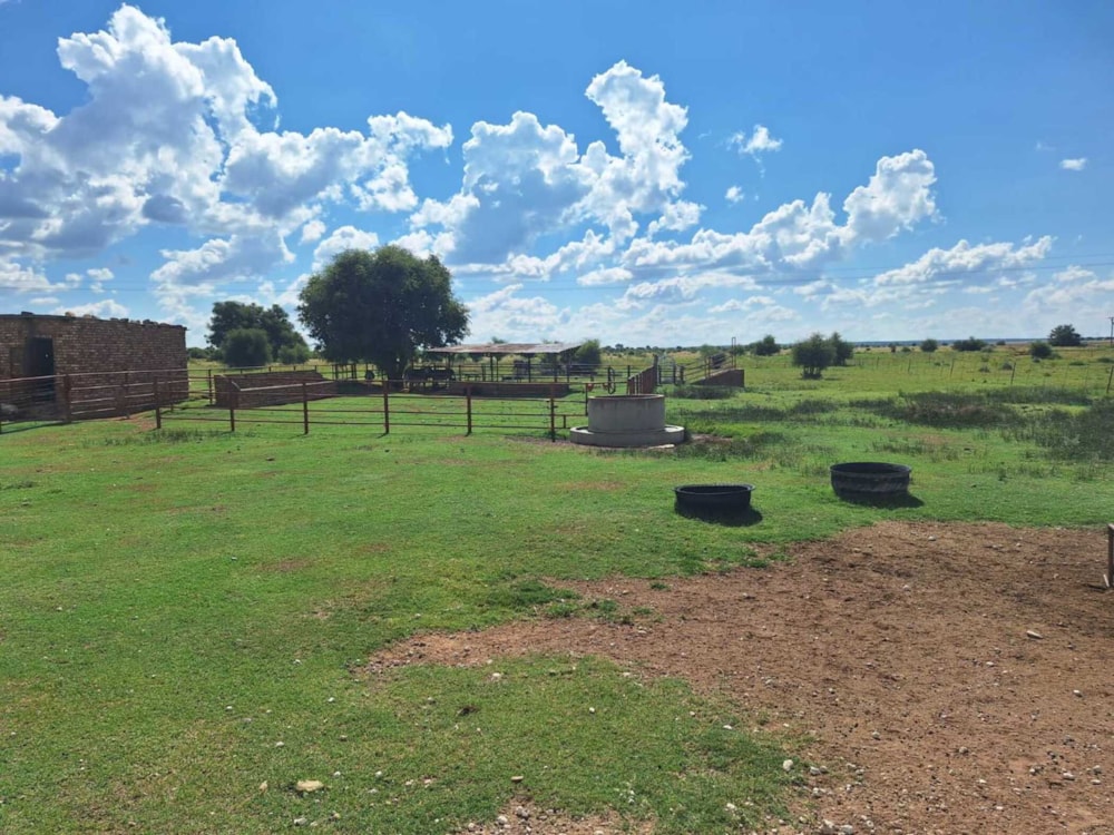 Aquaculture farm for sale in Schweizer-Reneke - 1KJ1732672 Aquaculture farm for sale in Schweizer-Reneke - 1KJ1732672