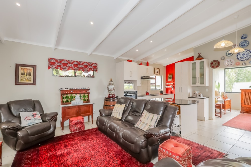 Security estate home for sale in Magalies Golf Estate - 1HR1732769