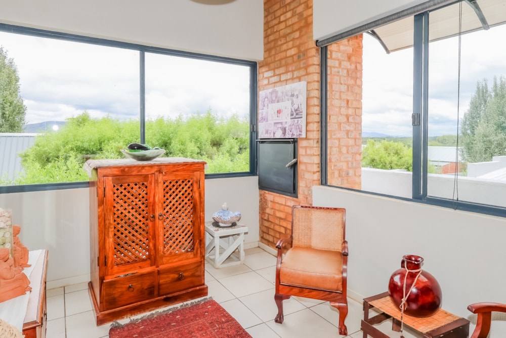 Security estate home for sale in Magalies Golf Estate - 1HR1732769 Security estate home for sale in Magalies Golf Estate - 1HR1732769