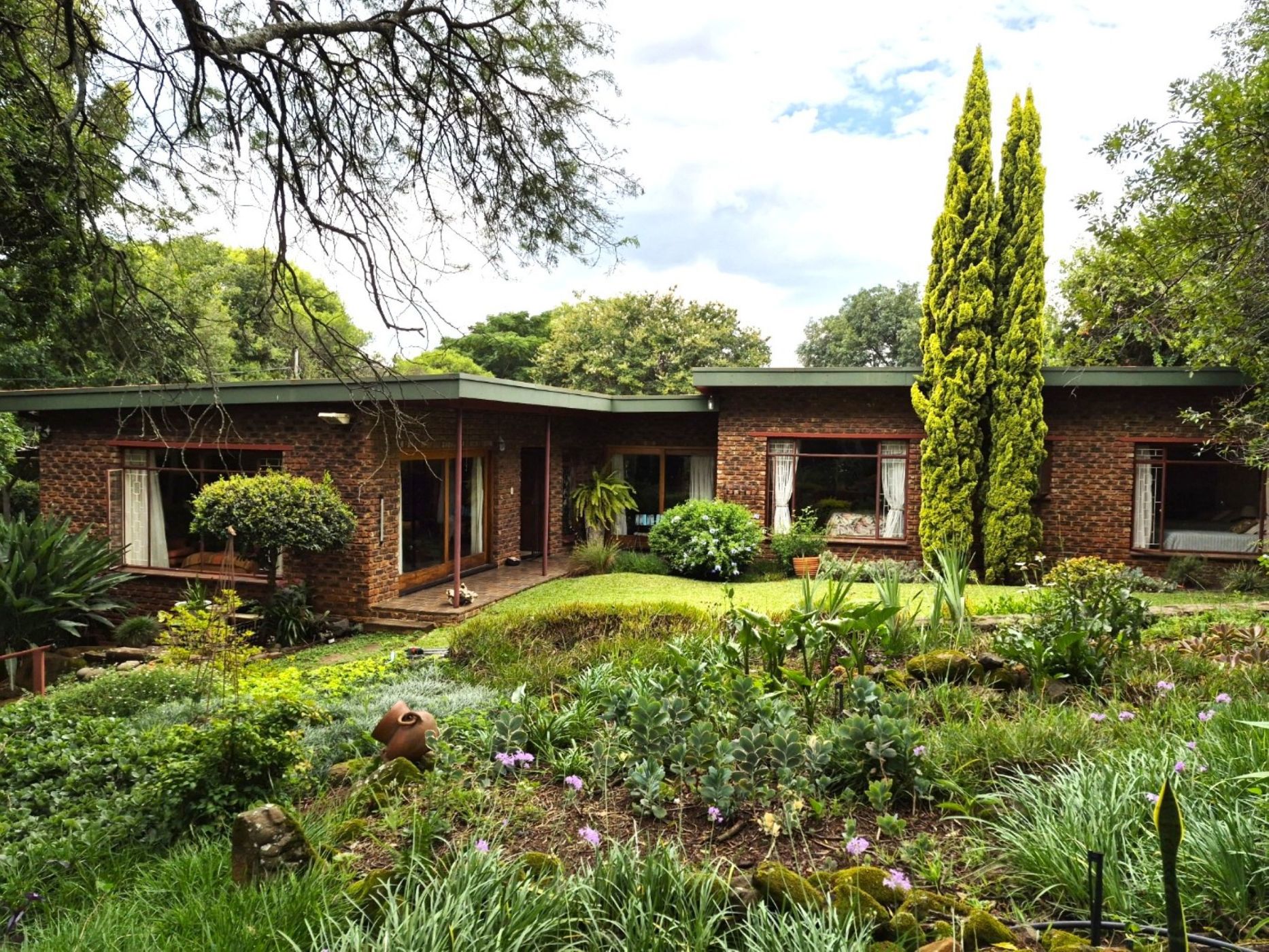 House for sale in Hutten Heights - 1NW1732811