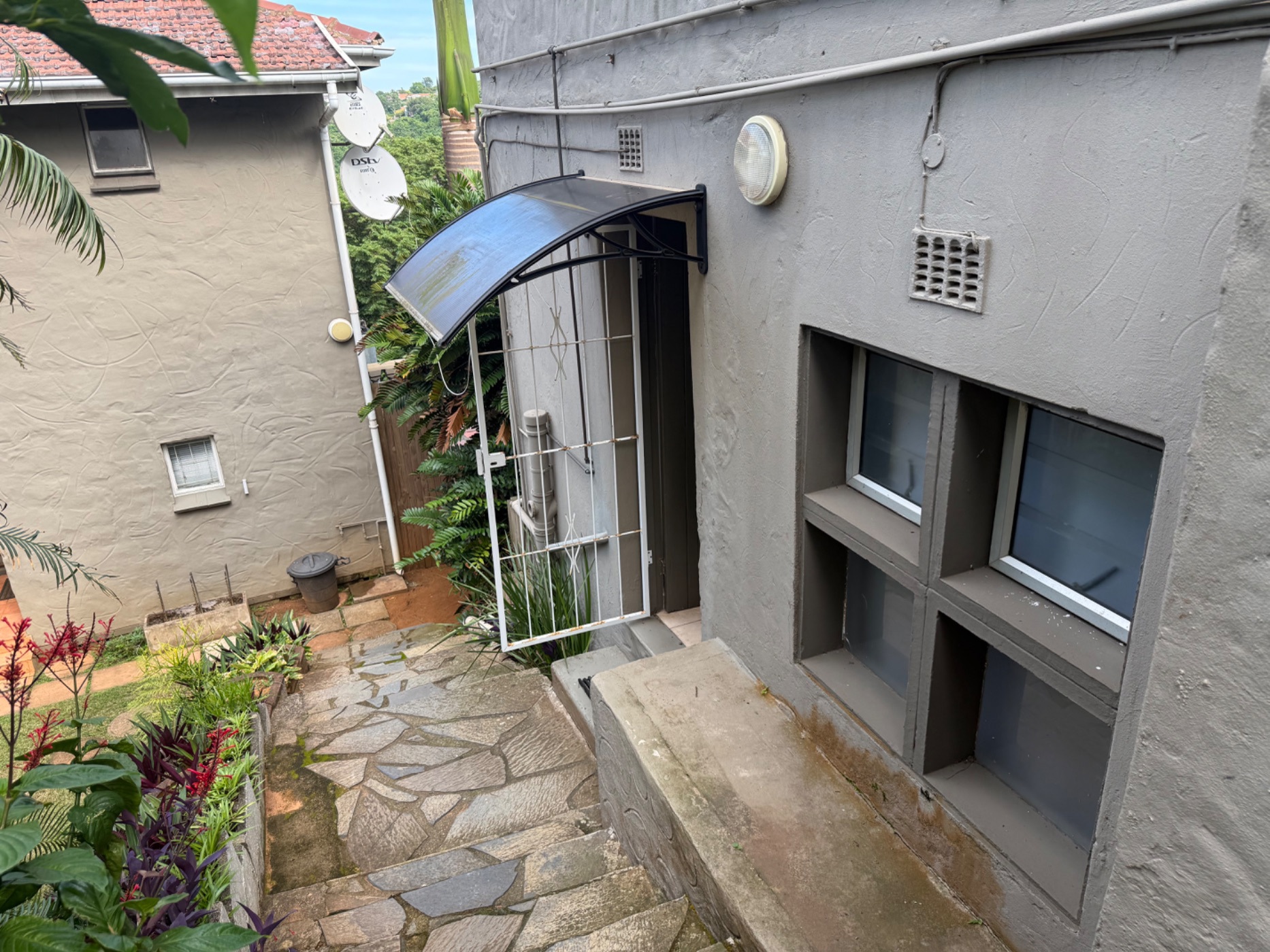 Cottage to rent in Durban North - 1ND1732815