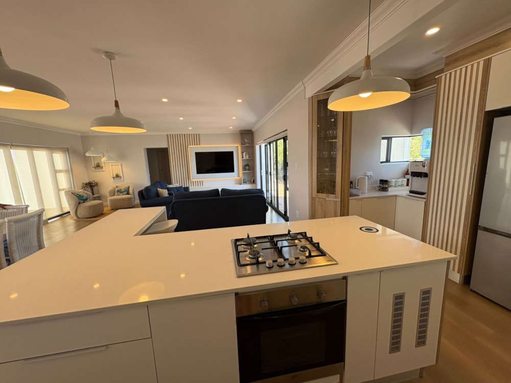 Double-storey house to rent in Canals - 1SA1732836