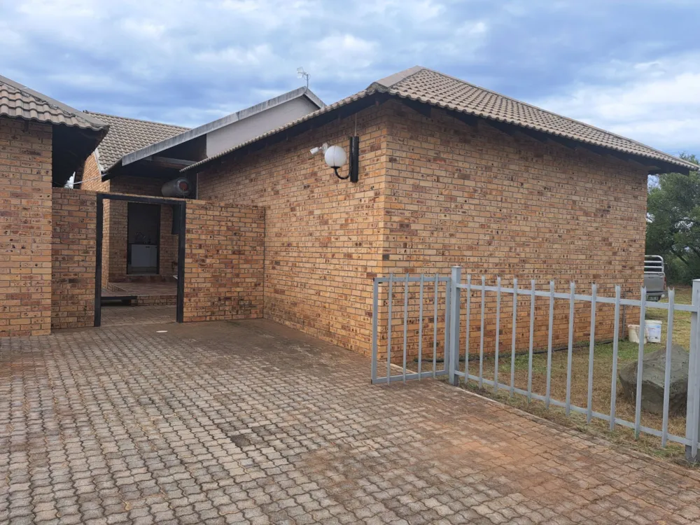 House for sale in Christiana, Free State - 1KJ1732965 House for sale in Christiana, Free State - 1KJ1732965