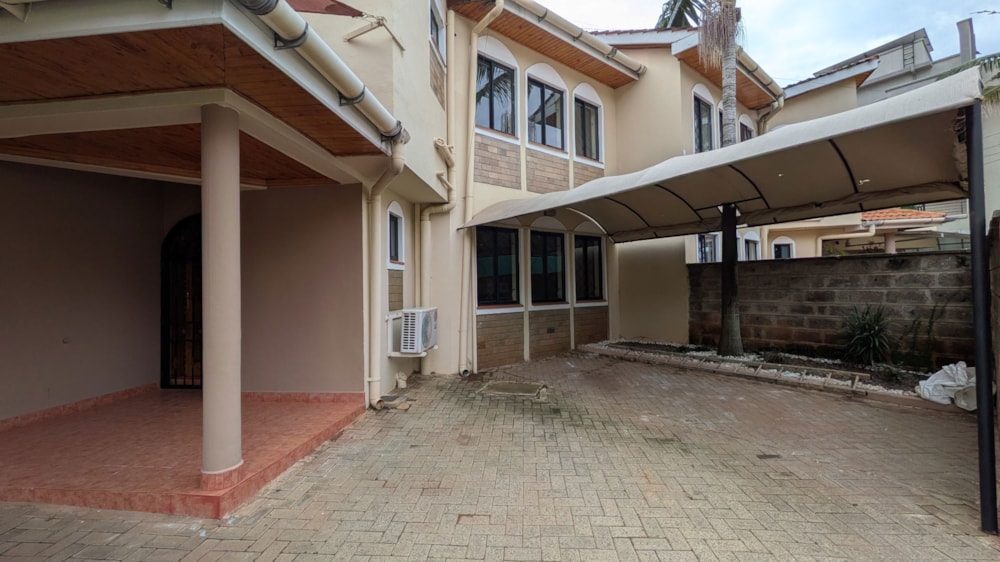 Townhouse to rent in Lavington, Kenya - 3KE1732889