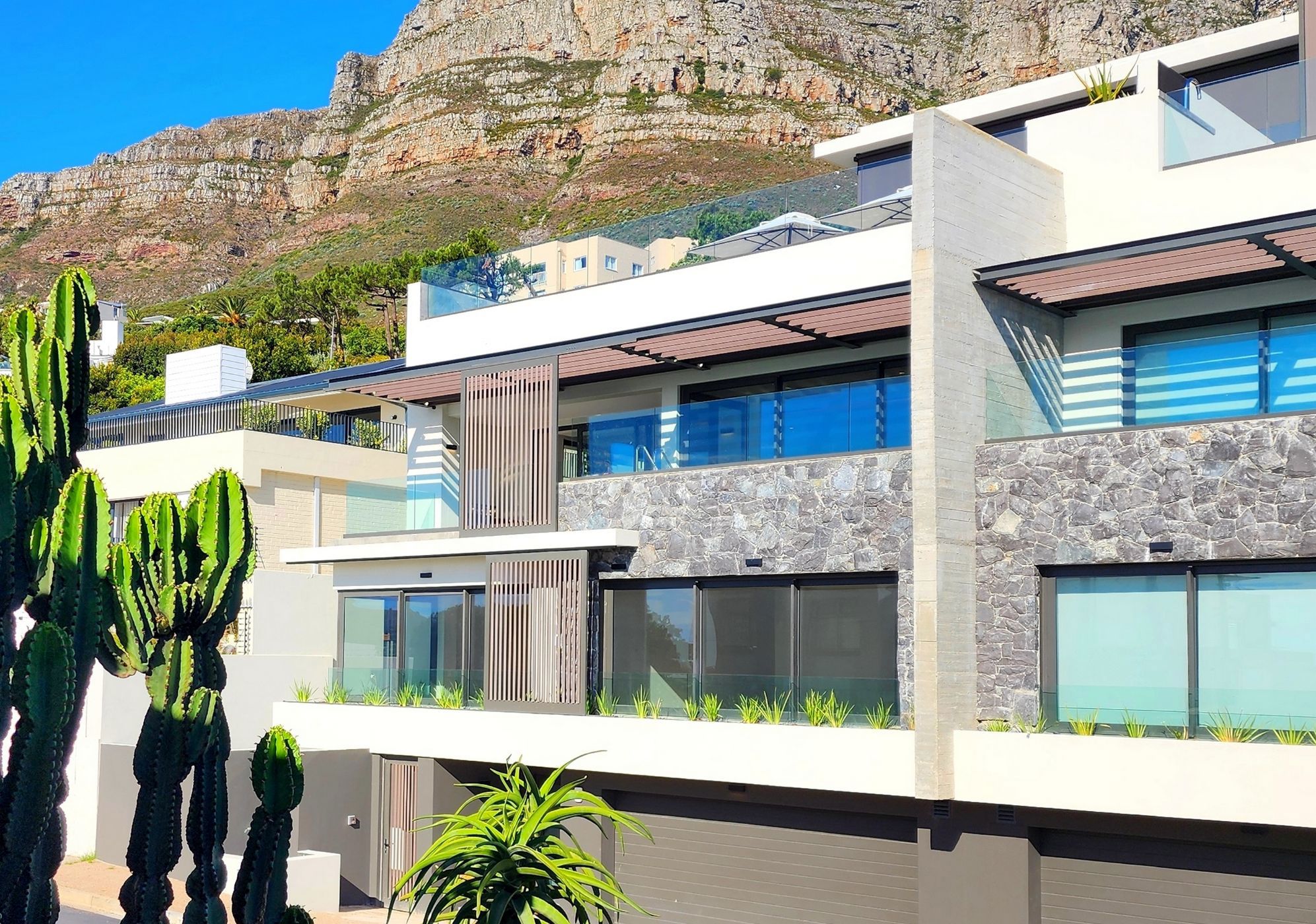 Townhouse for sale in Camps Bay - AS1732905