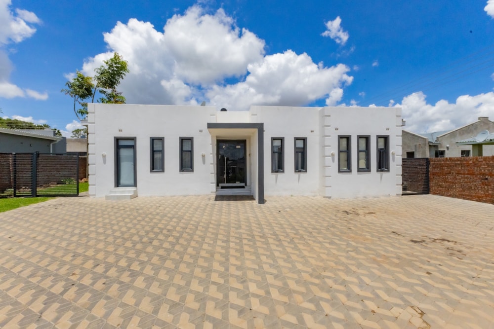 Cluster for sale in Greendale, Zimbabwe - 3ZB1732936