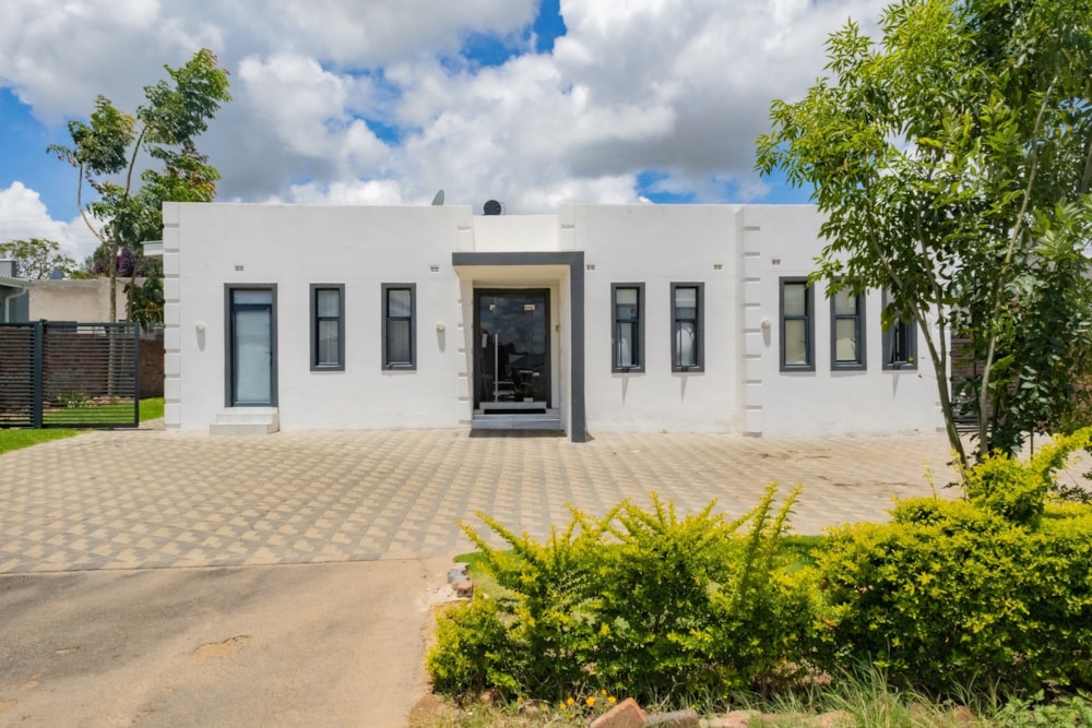 Cluster for sale in Greendale, Zimbabwe - 3ZB1732936