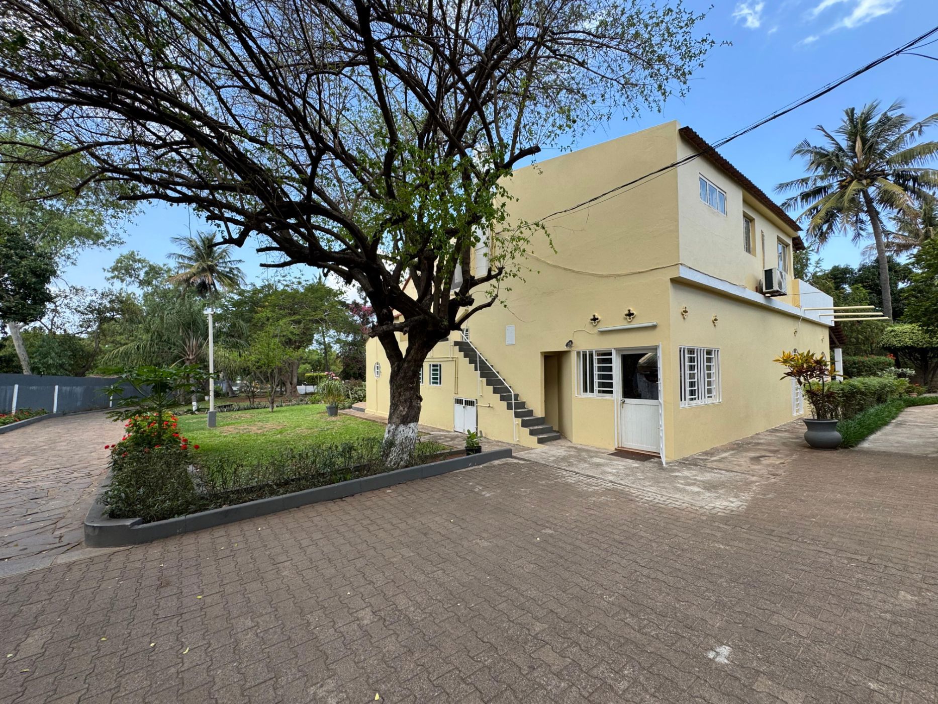 Double-storey house to rent in Matola, Mozambique - 3MQ1733009