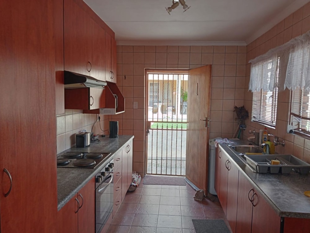 House for sale in Petersfield - 1SP1734204