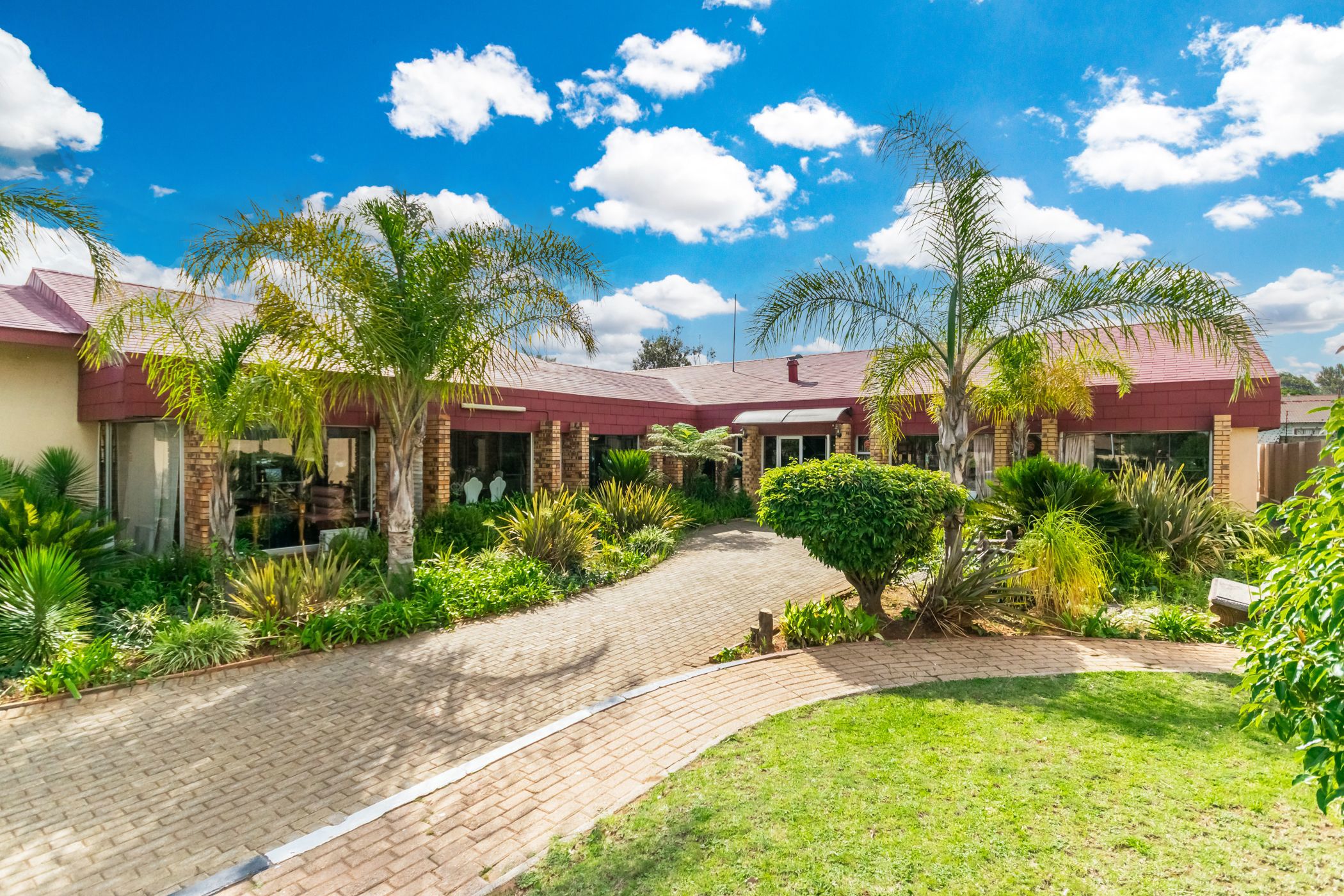 Commercial Building for sale in Greenhills - 1KR1733626