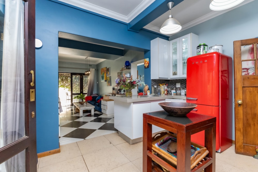 Double-storey house for sale in Chisipite, Zimbabwe - 3ZB1733110