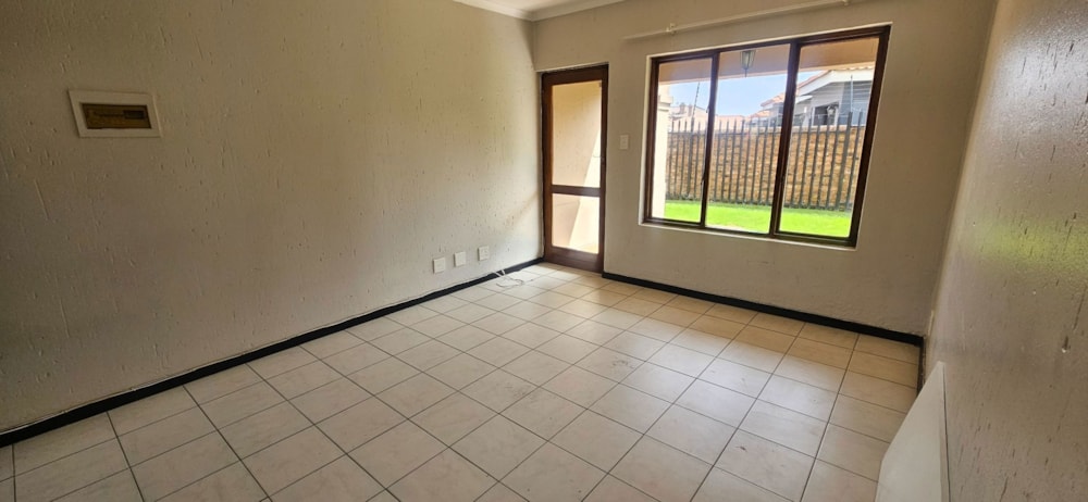 Apartment to rent in Helderwyk Estate - 1BJ1733115 Apartment to rent in Helderwyk Estate - 1BJ1733115