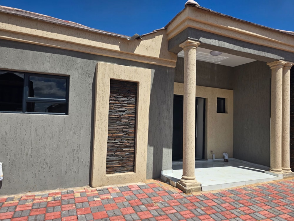 House for sale in Phakalane, Botswana - 3BO1733140 House for sale in Phakalane, Botswana - 3BO1733140