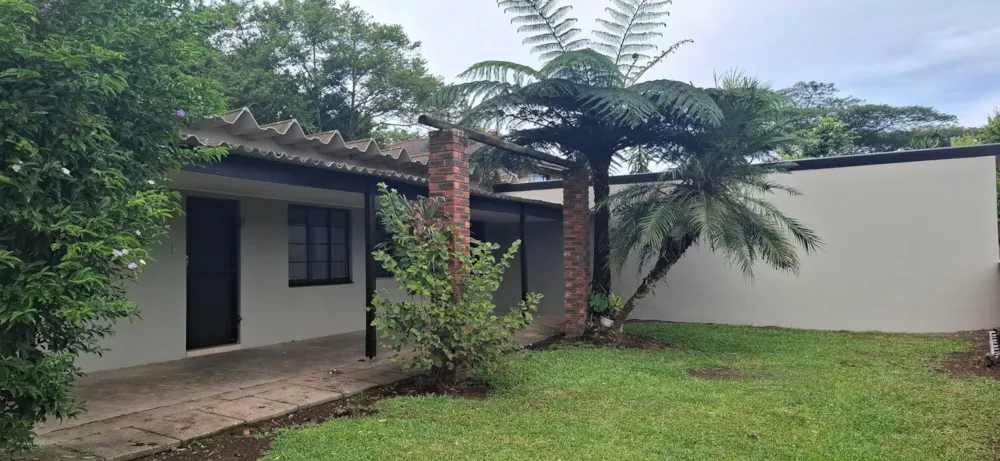Garden cottage let in Bothas Hill - 1KF1735314