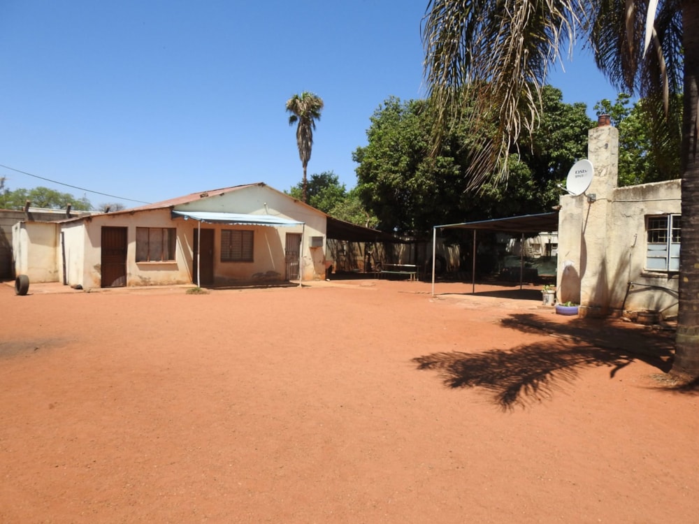 Commercial industrial property for sale in Mookgopong (Naboomspruit) - 1MDM1733258