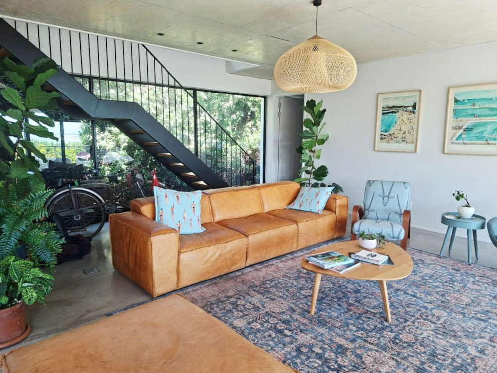 Beachfront villa to rent in Village - 1SA1733840