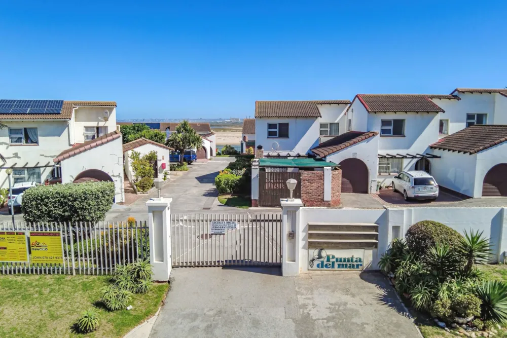 Townhouse for sale in Bluewater Bay, Port Elizabeth, Gqeberha - 1PLZ1734441