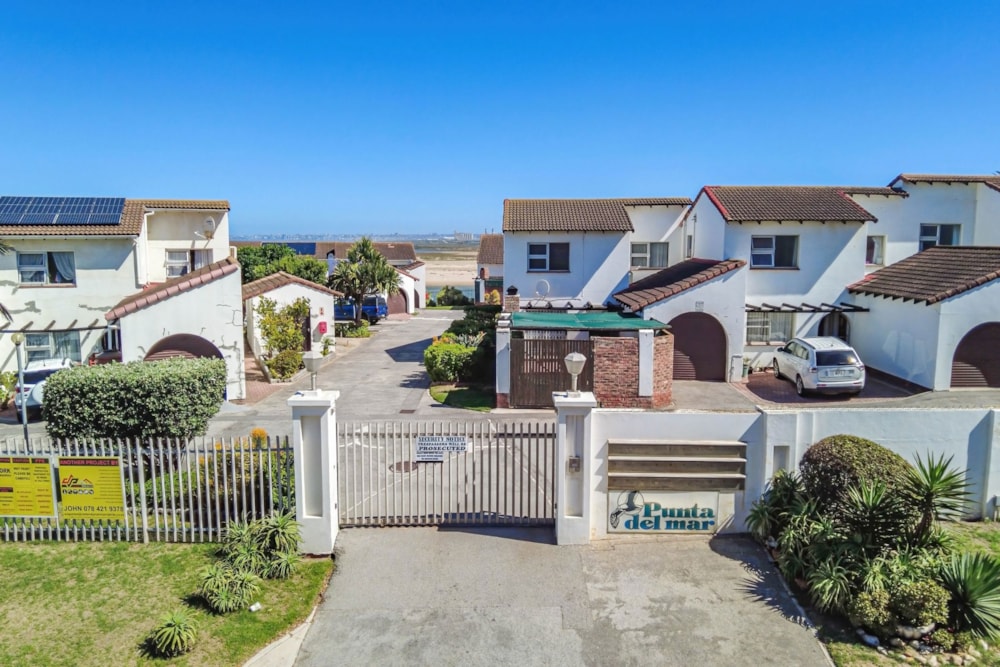 Townhouse for sale in Bluewater Bay, Port Elizabeth, Gqeberha - 1PLZ1734441