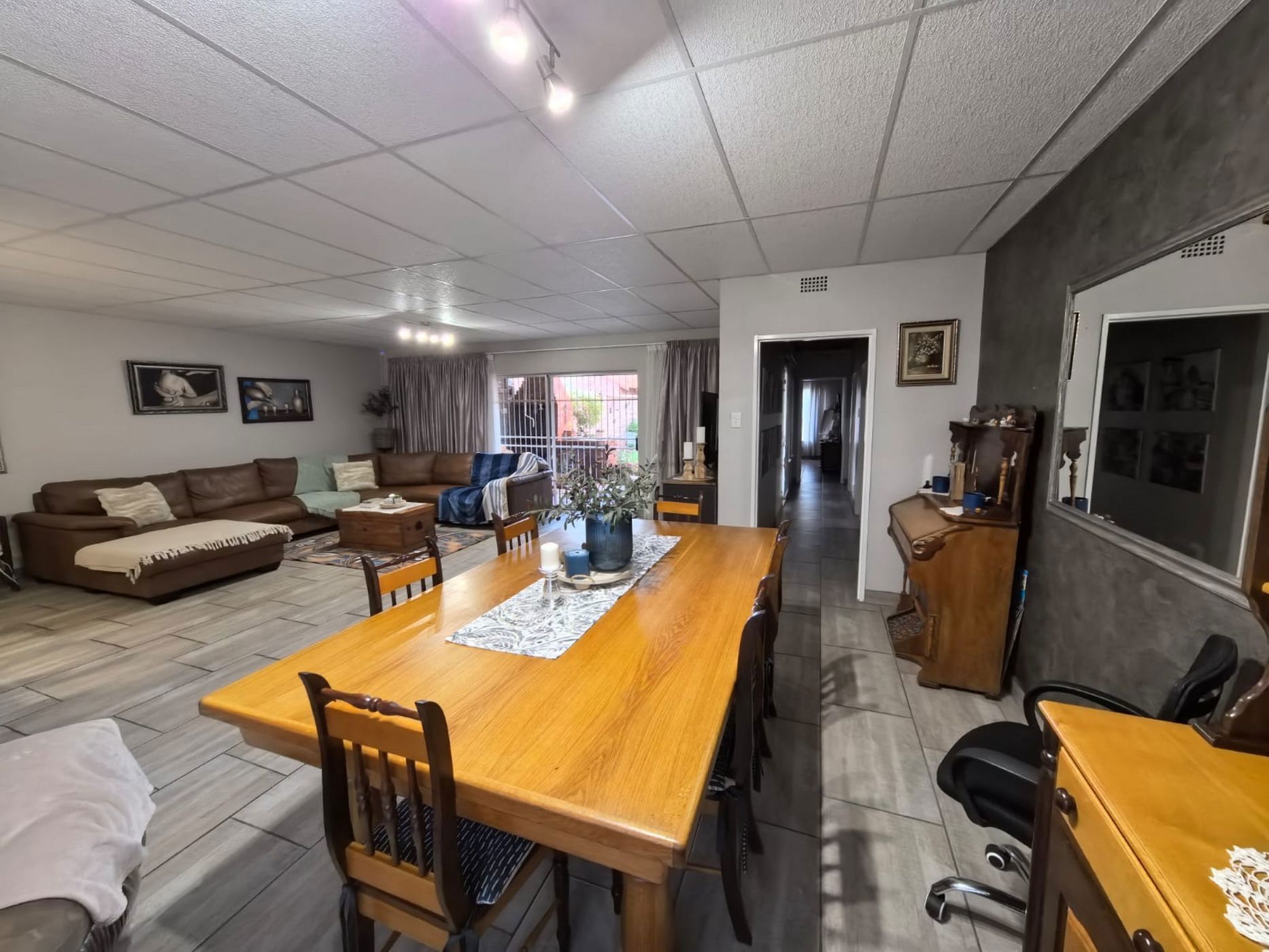 House for sale in Rhodesdene - 1KJ1733487