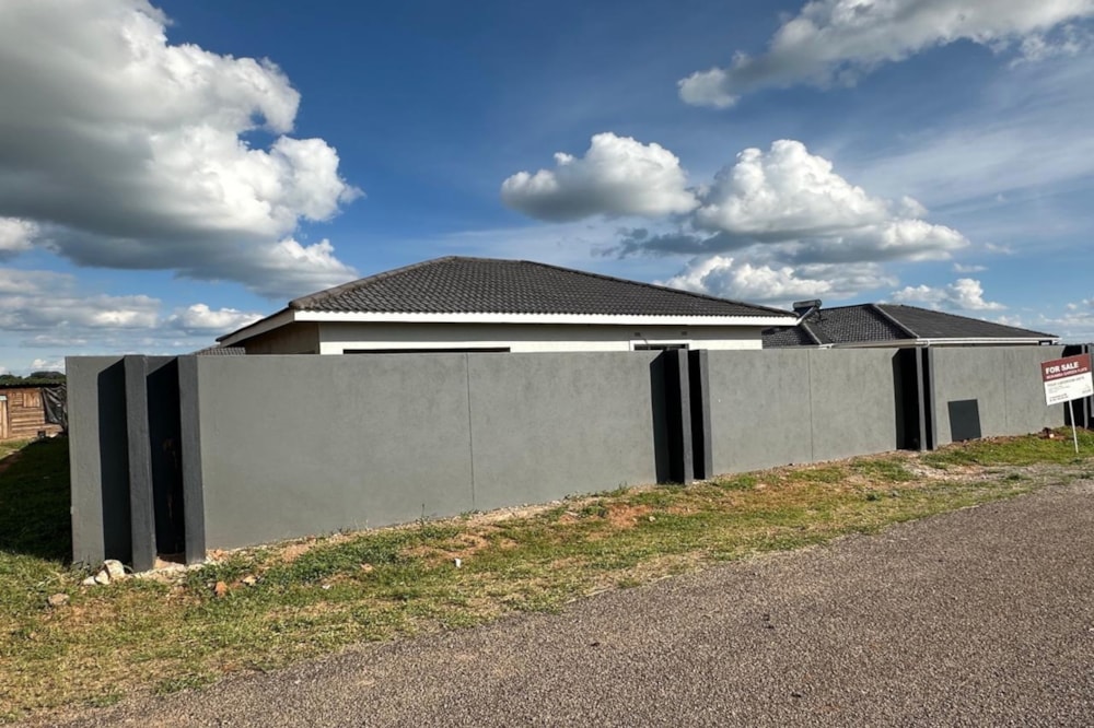 Townhouse for sale in Bulawayo, Zimbabwe - 3ZB1733492