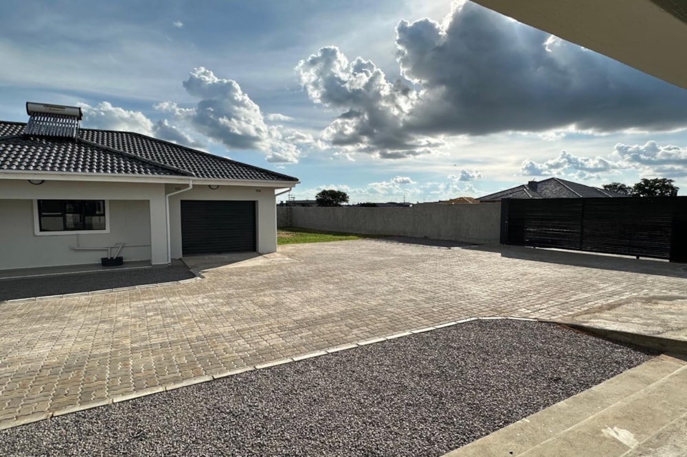 Townhouse for sale in Bulawayo, Zimbabwe - 3ZB1733492