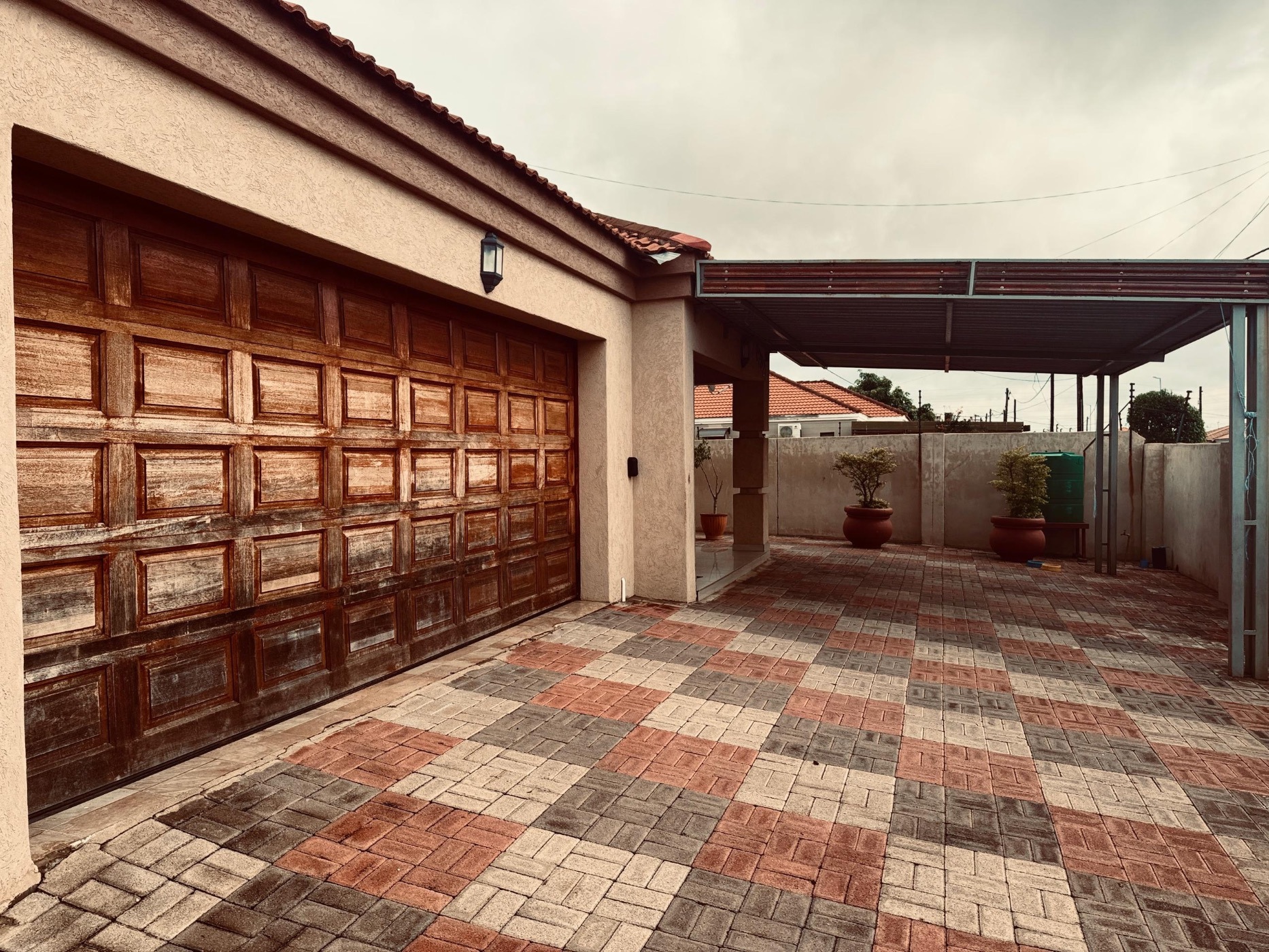 House for sale in Broadhurst, Botswana - 3BO1733520