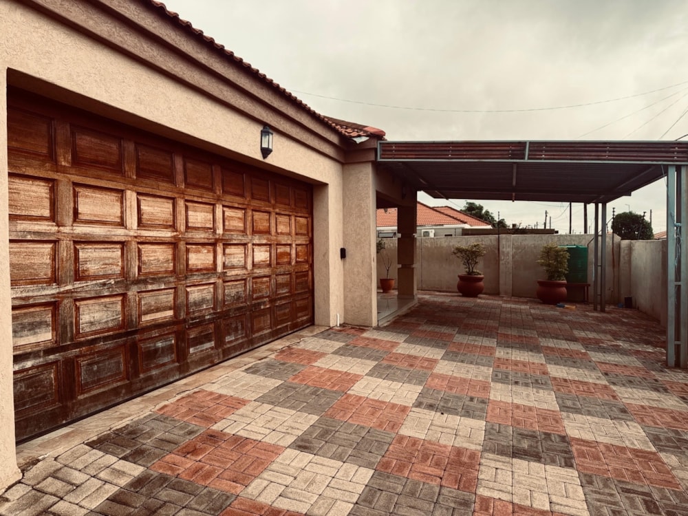 House for sale in Broadhurst, Botswana - 3BO1733520