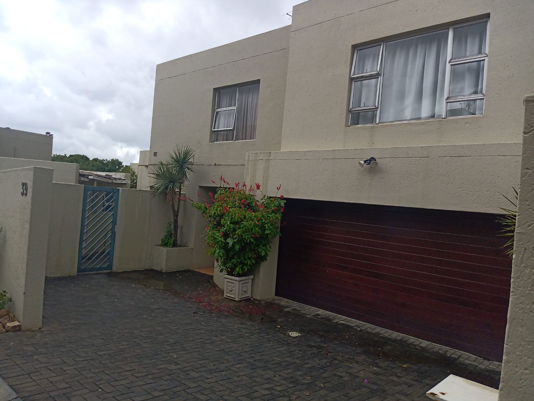 Apartment to rent in Sunninghill Gardens - FYL1734239