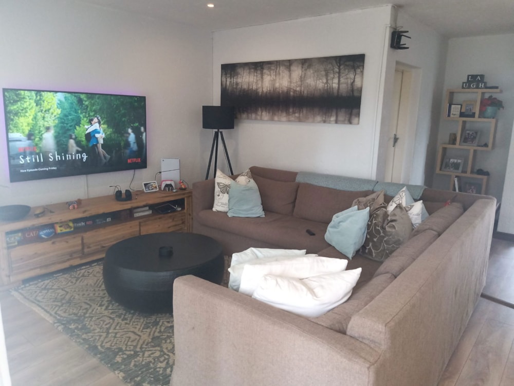 Apartment to rent in Sunninghill Gardens - FYL1734239