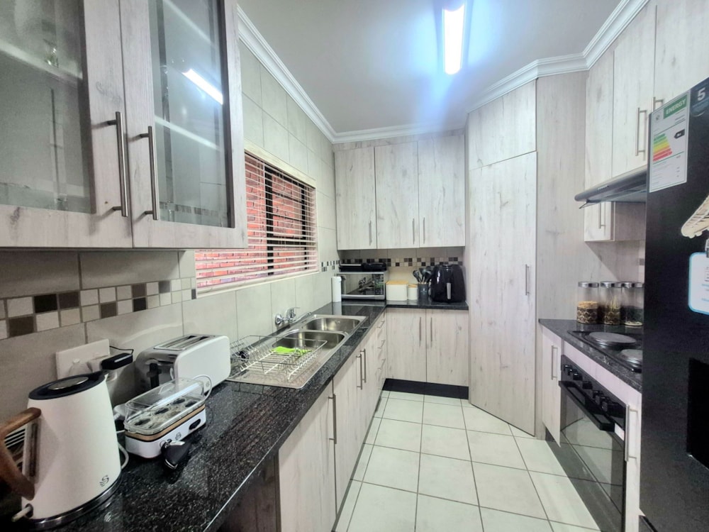 Townhouse for sale in Waterval East - 1RU1733679 Townhouse for sale in Waterval East - 1RU1733679