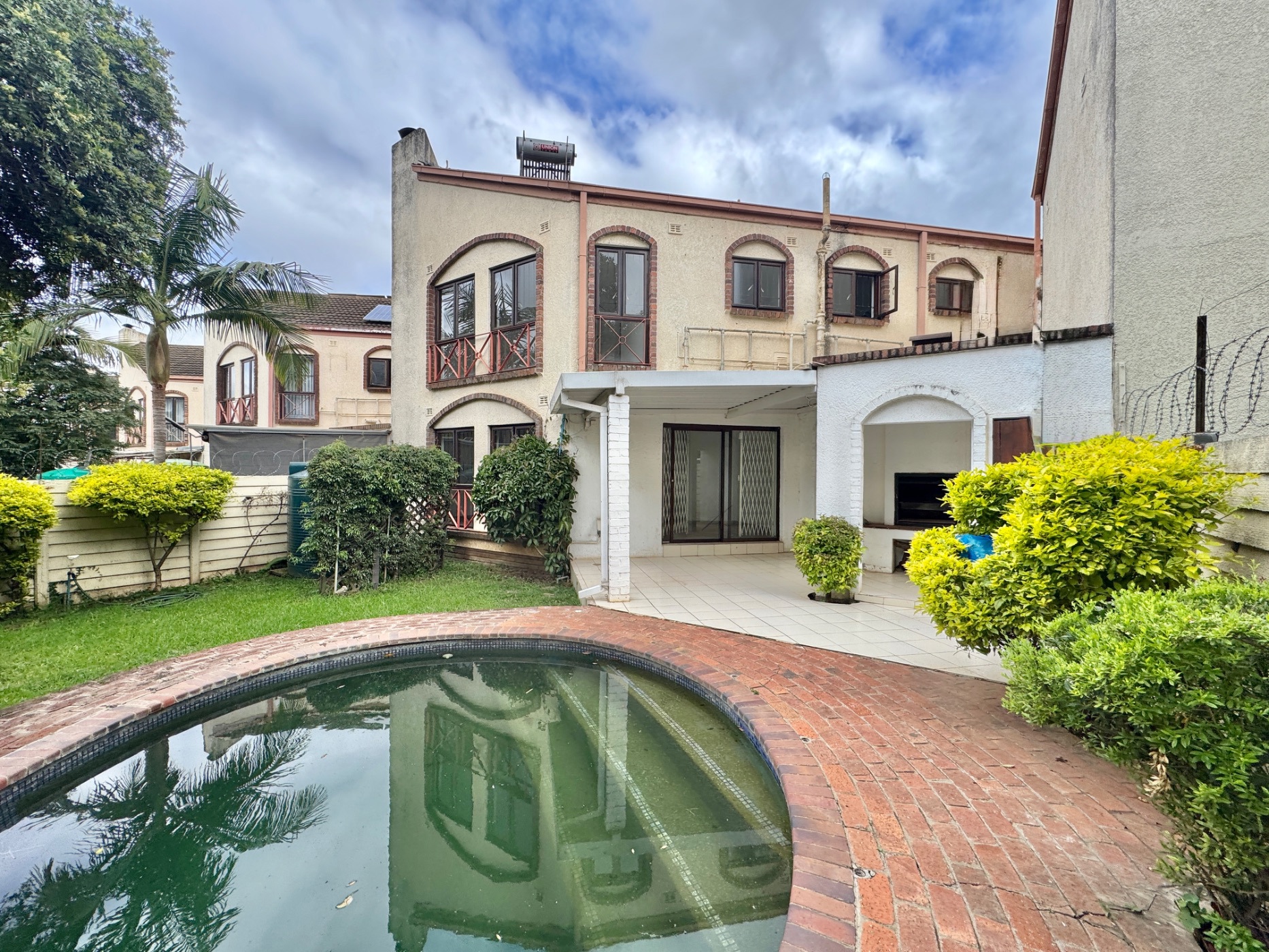 Double-storey apartment to rent in Newlands, Zimbabwe - 3ZB1733687